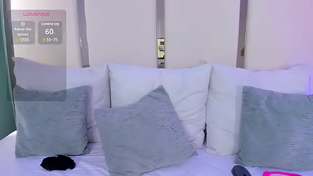 Snapshot of shatall_rouge chatting on February 25, 2025, 5:30 pm shatall rouge online show from February 25, 2025, 5:30 pm