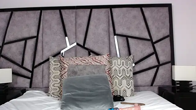 ilitzy cardona online show from March 13, 2025, 10:21 pm