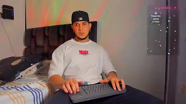 Snapshot of austinoficial chatting on February 20, 2026, 12:40 am austinoficial online show from February 20, 2026, 12:40 am