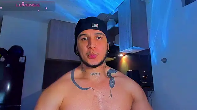 Snapshot of austinoficial chatting on May 2, 2026, 11:10 pm austinoficial online show from May 2, 2026, 11:10 pm