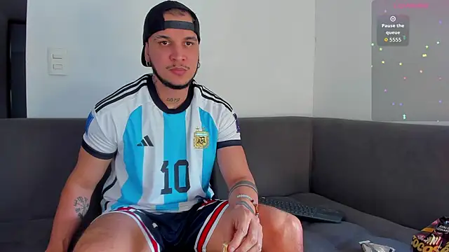 austinoficial online show from November 12, 2025, 8:56 pm