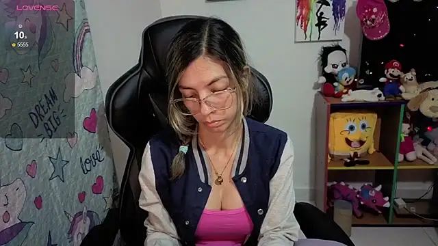 Snapshot of Princezzlove3 chatting on November 5, 2025, 12:14 am Princezzlove3 online show from November 5, 2025, 12:14 am