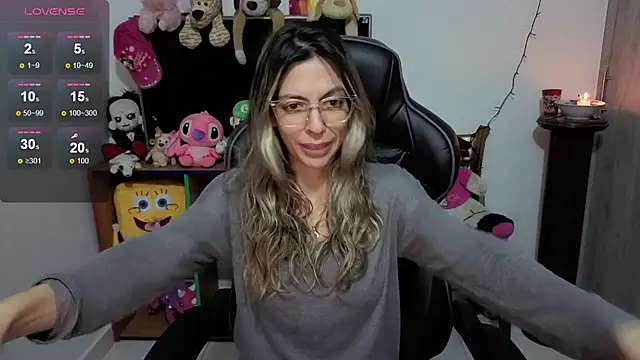 Snapshot of Princezzlove3 chatting on November 16, 2025, 2:27 am Princezzlove3 online show from November 16, 2025, 2:27 am