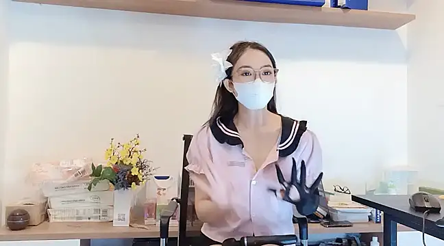 Snapshot of Lush-Office chatting on March 2, 2025, 11:30 am Lush-Office online show from March 2, 2025, 11:30 am