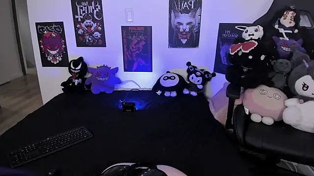 raven  white1 online show from March 27, 2026, 7:59 pm