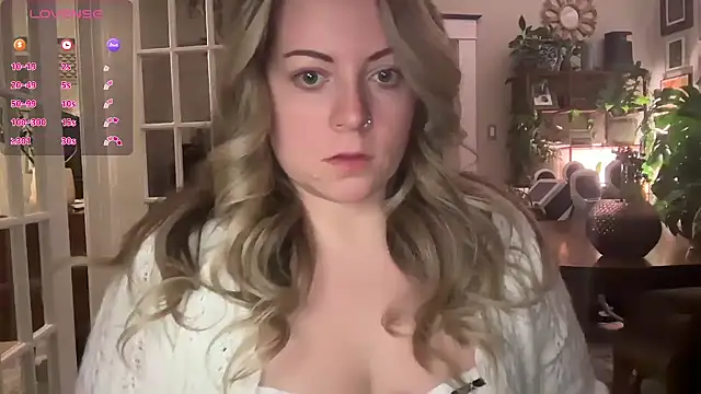 girlnextdoorjoelle online show from January 28, 2025, 6:16 am