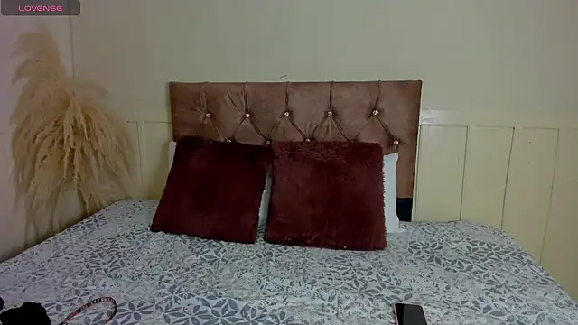 Snapshot of Natashawool1 chatting on March 5, 2025, 12:44 pm Natashawool1 online show from March 5, 2025, 12:44 pm