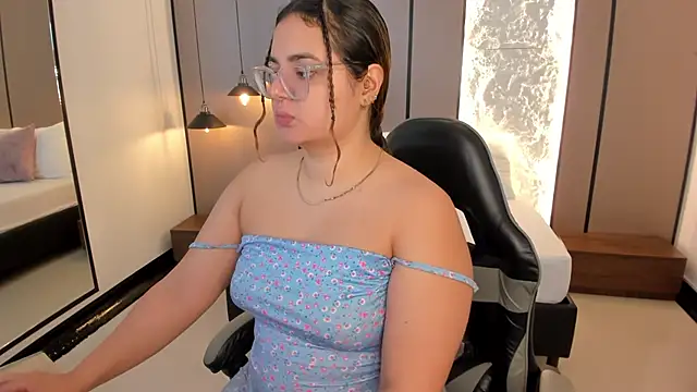 Snapshot of lilly_ass_ chatting on February 21, 2026, 12:18 pm lilly ass online show from February 21, 2026, 12:18 pm