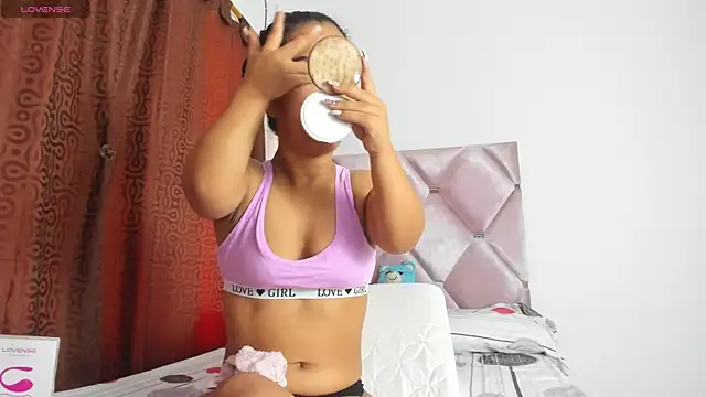 AnieRey online show from November 29, 2025, 4:18 pm