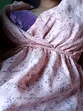 silverworm2026 online show from January 31, 2025, 8:01 am