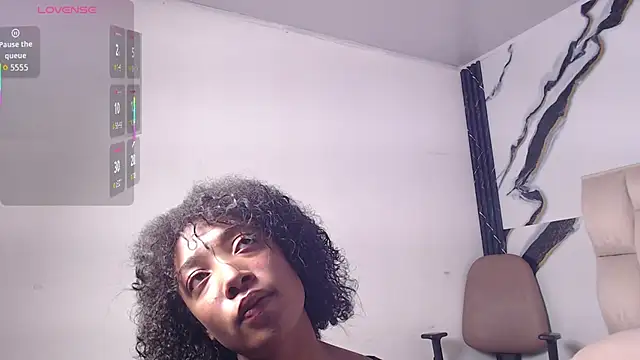 esmeralda-bk online show from June 1, 2026, 9:25 pm