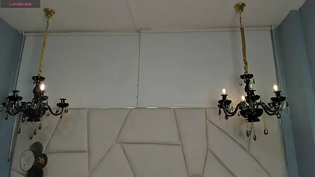 Snapshot of Aitana_Hilton_ chatting on October 10, 2025, 11:44 am Aitana Hilton online show from October 10, 2025, 11:44 am