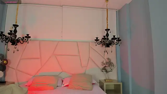 Snapshot of Aitana_Hilton_ chatting on November 25, 2025, 11:54 am Aitana Hilton online show from November 25, 2025, 11:54 am