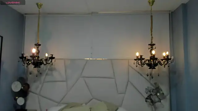 Snapshot of Aitana_Hilton_ chatting on November 22, 2025, 12:04 pm Aitana Hilton online show from November 22, 2025, 12:04 pm