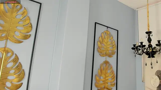 Snapshot of Aitana_Hilton_ chatting on October 26, 2025, 12:49 pm Aitana Hilton online show from October 26, 2025, 12:49 pm