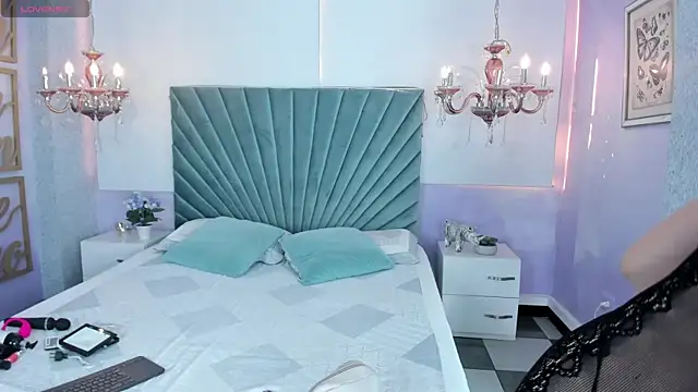 Snapshot of Aitana_Hilton_ chatting on September 16, 2025, 11:55 am Aitana Hilton online show from September 16, 2025, 11:55 am