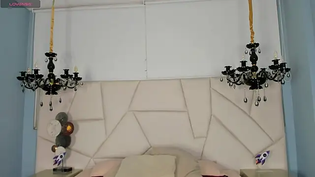 Snapshot of Aitana_Hilton_ chatting on October 27, 2025, 11:44 am Aitana Hilton online show from October 27, 2025, 11:44 am