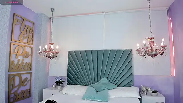 Snapshot of Aitana_Hilton_ chatting on September 14, 2025, 11:32 am Aitana Hilton online show from September 14, 2025, 11:32 am