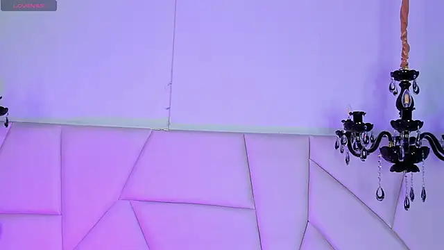 Snapshot of Aitana_Hilton_ chatting on September 29, 2025, 12:33 pm Aitana Hilton online show from September 29, 2025, 12:33 pm