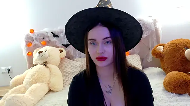 Snapshot of Lilliana_Moon chatting on October 31, 2025, 10:23 am Lilliana Moon online show from October 31, 2025, 10:23 am