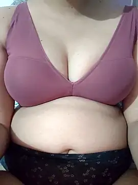 nikkibenza online show from April 9, 2026, 6:36 pm