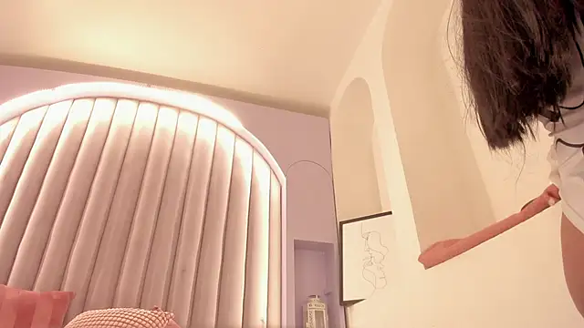 Snapshot of SabrinaSpell_ chatting on November 9, 2025, 12:09 pm SabrinaSpell online show from November 9, 2025, 12:09 pm