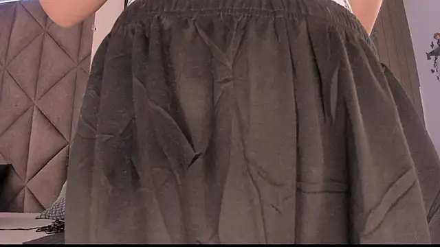 Snapshot of SabrinaSpell_ chatting on December 2, 2025, 11:45 am SabrinaSpell online show from December 2, 2025, 11:45 am