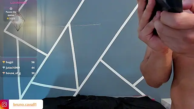 bruno cavalli online show from April 18, 2026, 7:07 pm