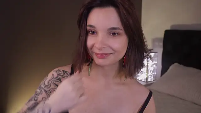 Snapshot of Bella_Alita chatting on September 17, 2025, 8:33 pm Bella Alita online show from September 17, 2025, 8:33 pm