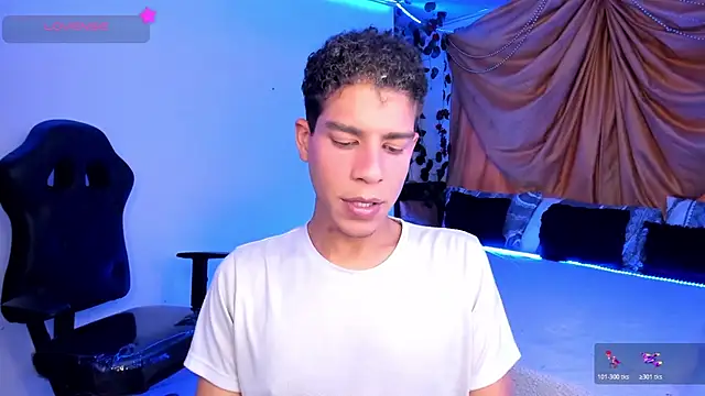 Snapshot of Ethan_Boyy chatting on November 15, 2025, 10:14 pm Ethan Boyy online show from November 15, 2025, 10:14 pm