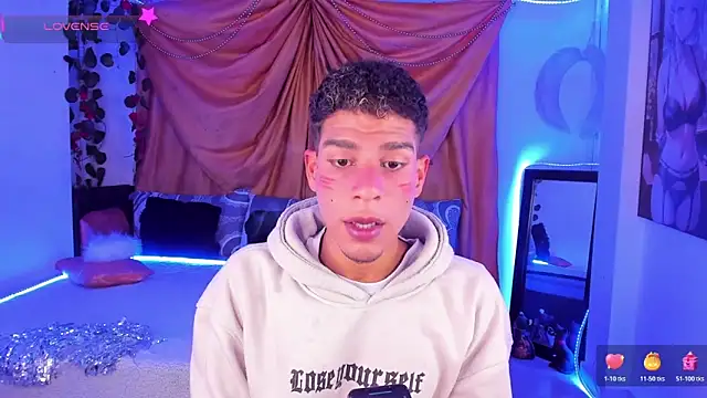 Snapshot of Ethan_Boyy chatting on October 23, 2025, 10:52 pm Ethan Boyy online show from October 23, 2025, 10:52 pm