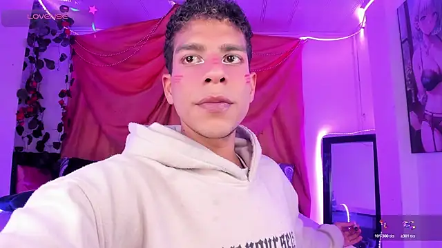 Snapshot of Ethan_Boyy chatting on November 13, 2025, 10:24 pm Ethan Boyy online show from November 13, 2025, 10:24 pm