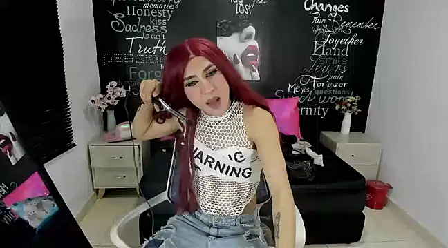 Snapshot of Georgina_Giio chatting on January 25, 2025, 7:38 am Georgina Giio online show from January 25, 2025, 7:38 am