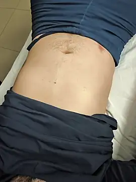 Snapshot of Inglphons chatting on February 18, 2026, 5:49 am Inglphons online show from February 18, 2026, 5:49 am