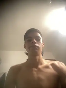 Latinos 2001 online show from March 17, 2026, 3:04 pm