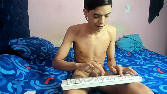 Snapshot of Latinos_2001 chatting on February 22, 2026, 1:13 pm Latinos 2001 online show from February 22, 2026, 1:13 pm