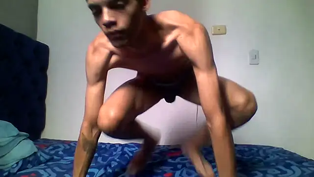 Latinos 2001 online show from May 13, 2026, 5:09 pm