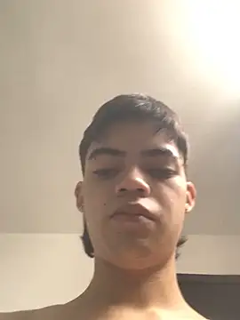 Latinos 2001 online show from December 1, 2025, 1:12 pm