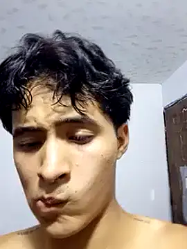 Snapshot of Sm1thXx chatting on February 4, 2025, 11:16 pm Sm1thXx online show from February 4, 2025, 11:16 pm