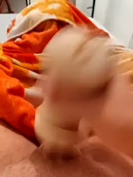 Snapshot of kzzix chatting on December 15, 2025, 1:00 am kzzix online show from December 15, 2025, 1:00 am