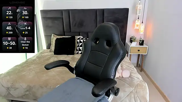 Snapshot of AtheneaRusell chatting on October 9, 2025, 12:38 pm AtheneaRusell online show from October 9, 2025, 12:38 pm