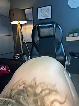 Snapshot of AtheneaRusell chatting on March 20, 2025, 2:53 pm AtheneaRusell online show from March 20, 2025, 2:53 pm