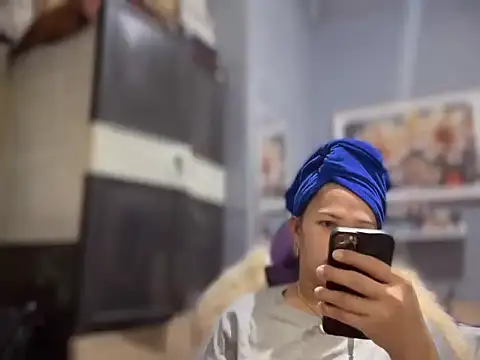 SophiaCourthaway online show from April 11, 2026, 7:39 pm