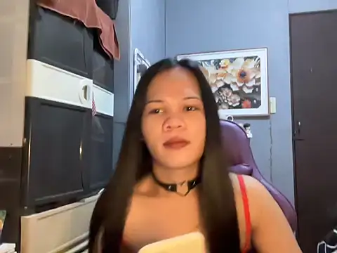 SophiaCourthaway online show from December 2, 2025, 8:10 pm