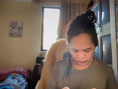 Snapshot of SophiaCourthaway chatting on June 7, 2026, 8:19 am SophiaCourthaway online show from June 7, 2026, 8:19 am