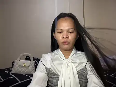 Snapshot of SophiaCourthaway chatting on June 26, 2026, 1:50 pm SophiaCourthaway online show from June 26, 2026, 1:50 pm