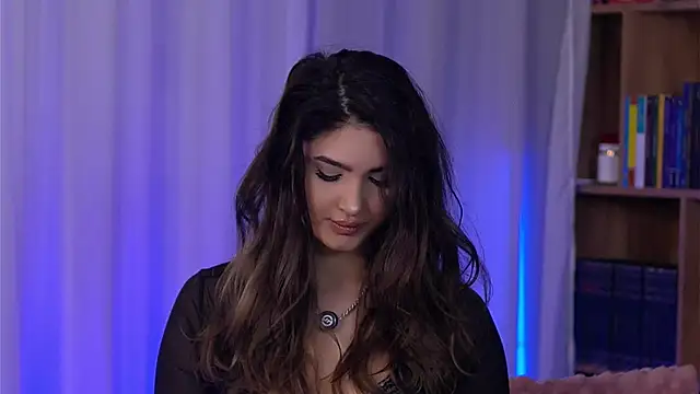 Snapshot of SarahPeach8 chatting on February 18, 2026, 8:22 am SarahPeach8 online show from February 18, 2026, 8:22 am