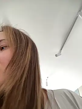 Kiss My Body online show from May 20, 2026, 10:56 am