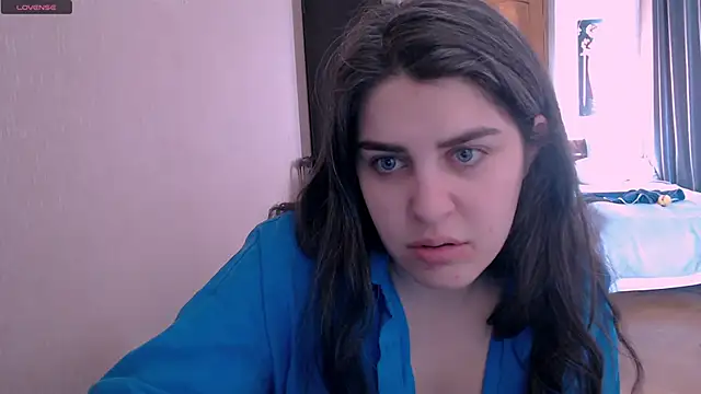 Snapshot of _Roselina_ chatting on March 17, 2025, 6:18 am Roselina online show from March 17, 2025, 6:18 am