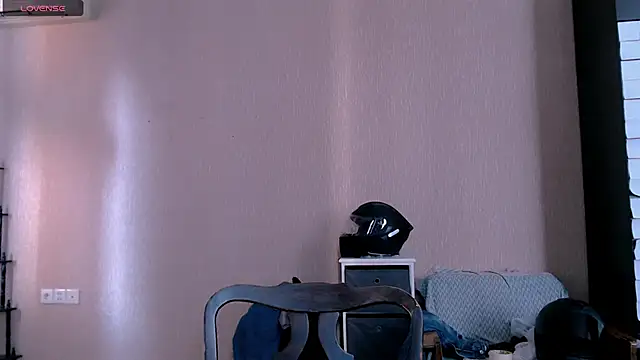 Snapshot of _Roselina_ chatting on November 30, 2025, 7:31 am Roselina online show from November 30, 2025, 7:31 am